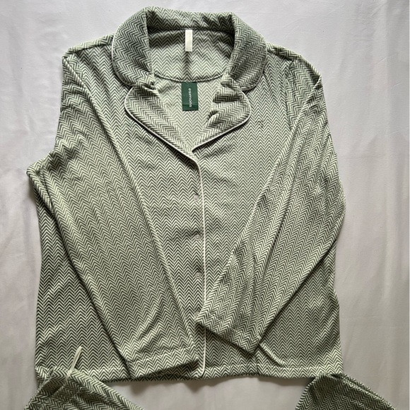 [SOLD] Soft & Warm brand new F/W Pajama - Picture 2 of 5